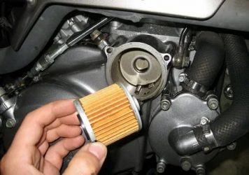 Как правильно менять масляный фильтр в машине?