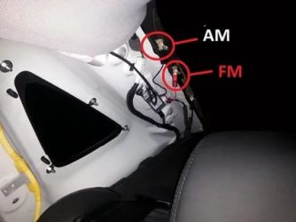 Почему плохо ловит радио в машине?